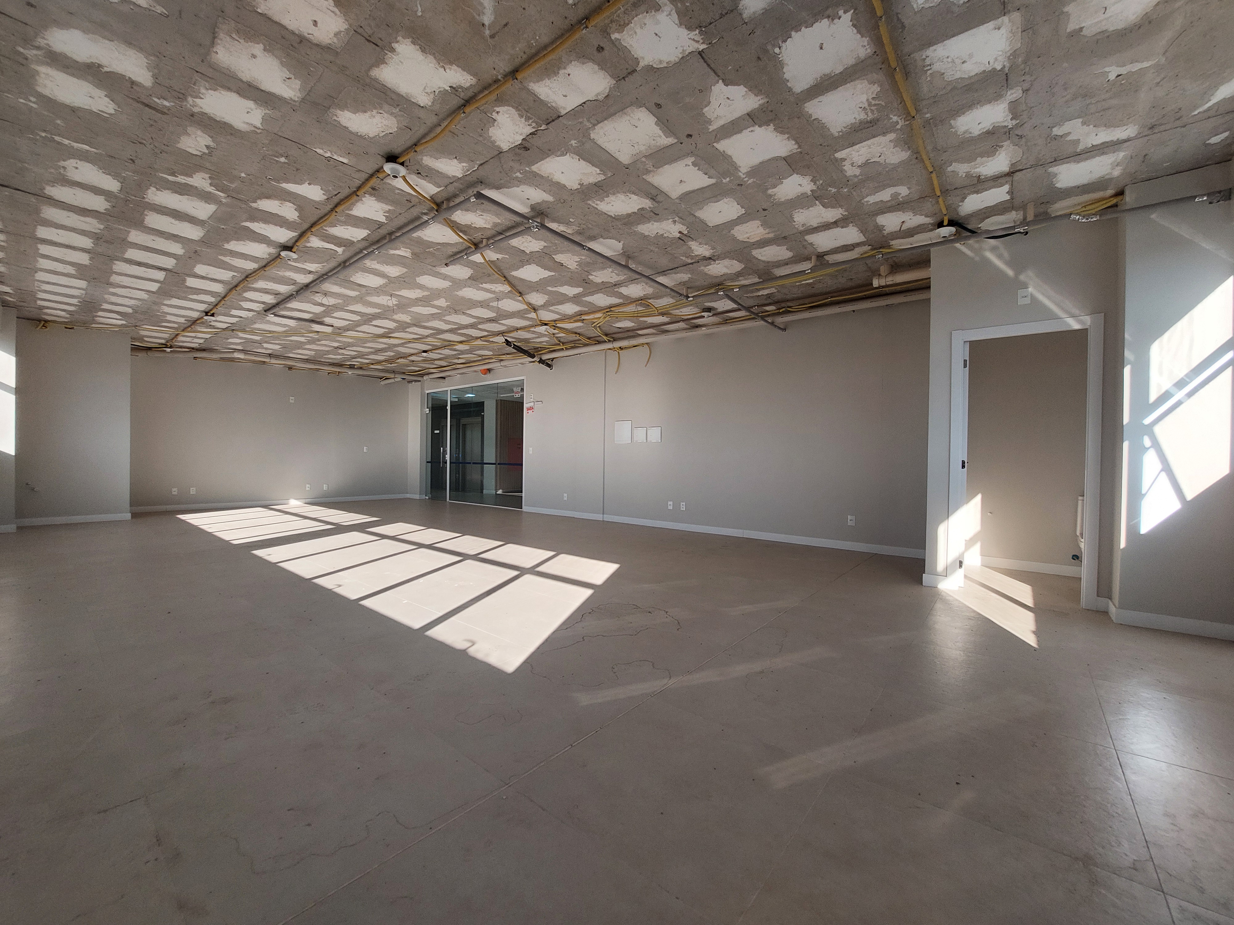Sala Comercial para Alugar em Santa Maria, Chapecó - 95m²