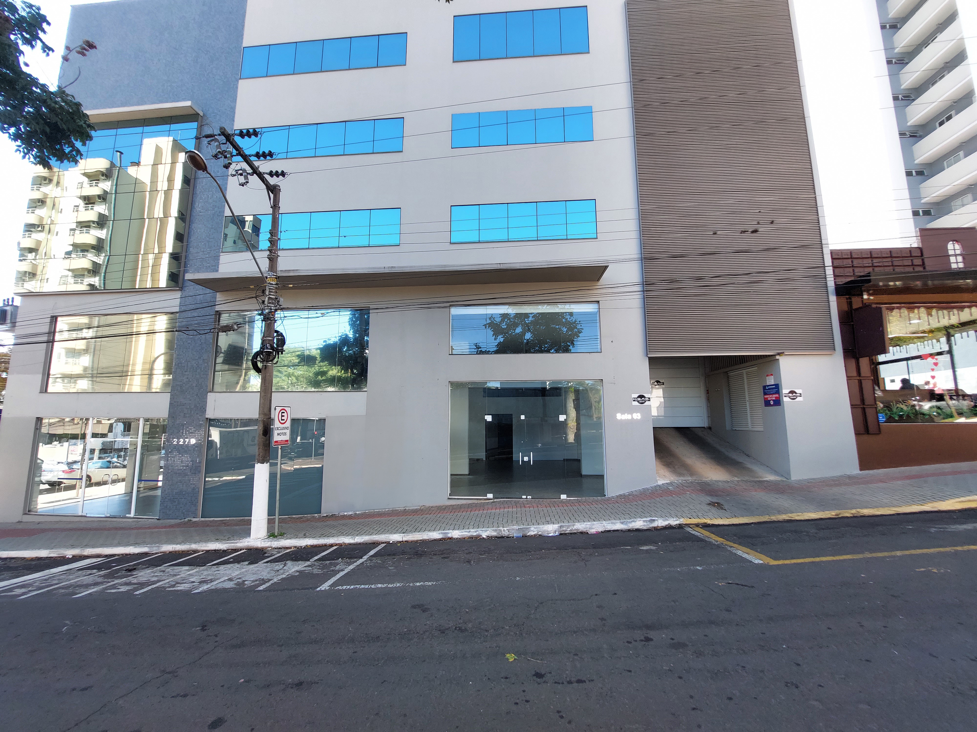 Sala Comercial para Alugar - Centro, Chapecó | 250m²
