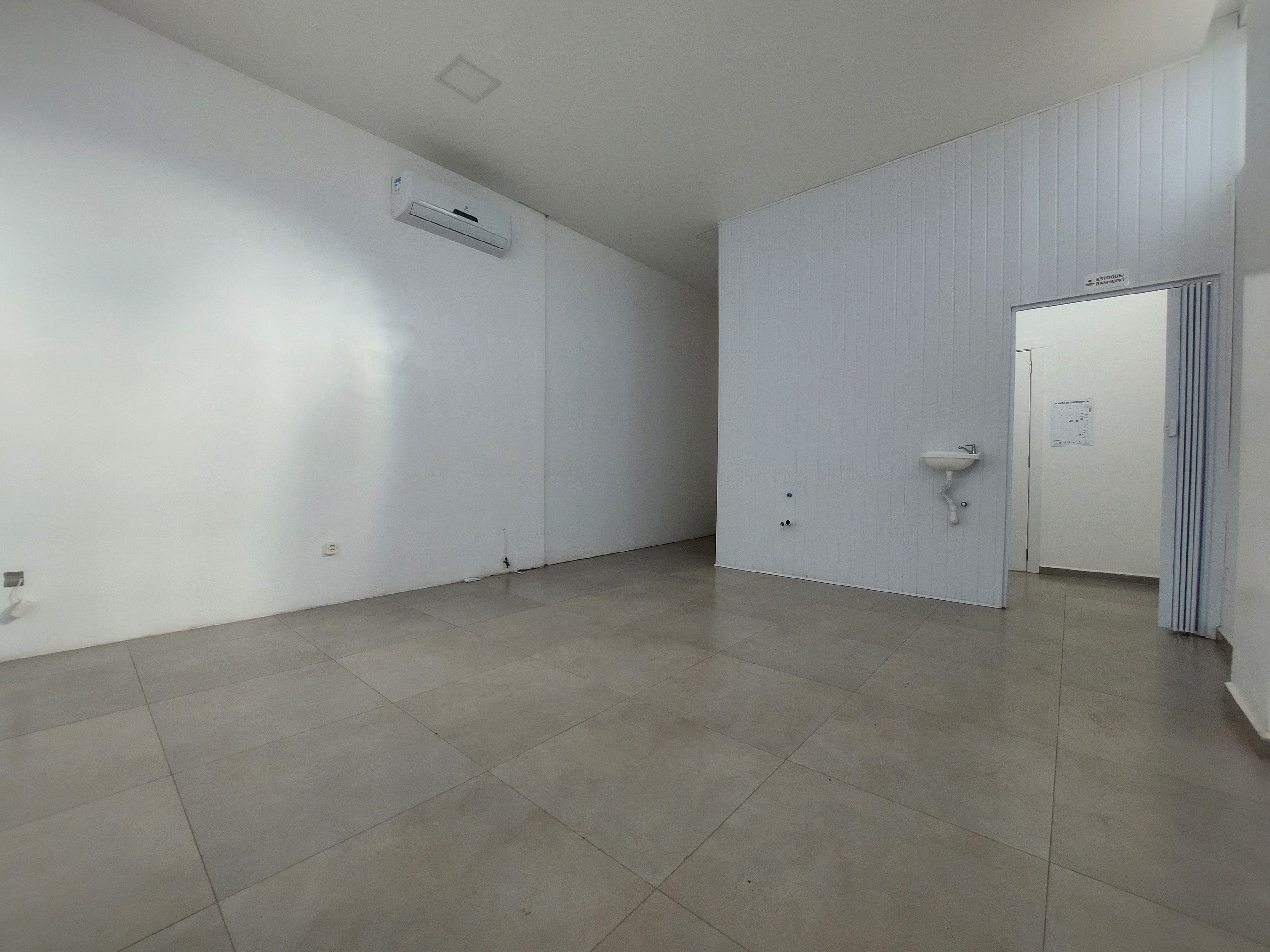 Sala Comercial para Alugar em Santa Maria, Chapecó | 50m²
