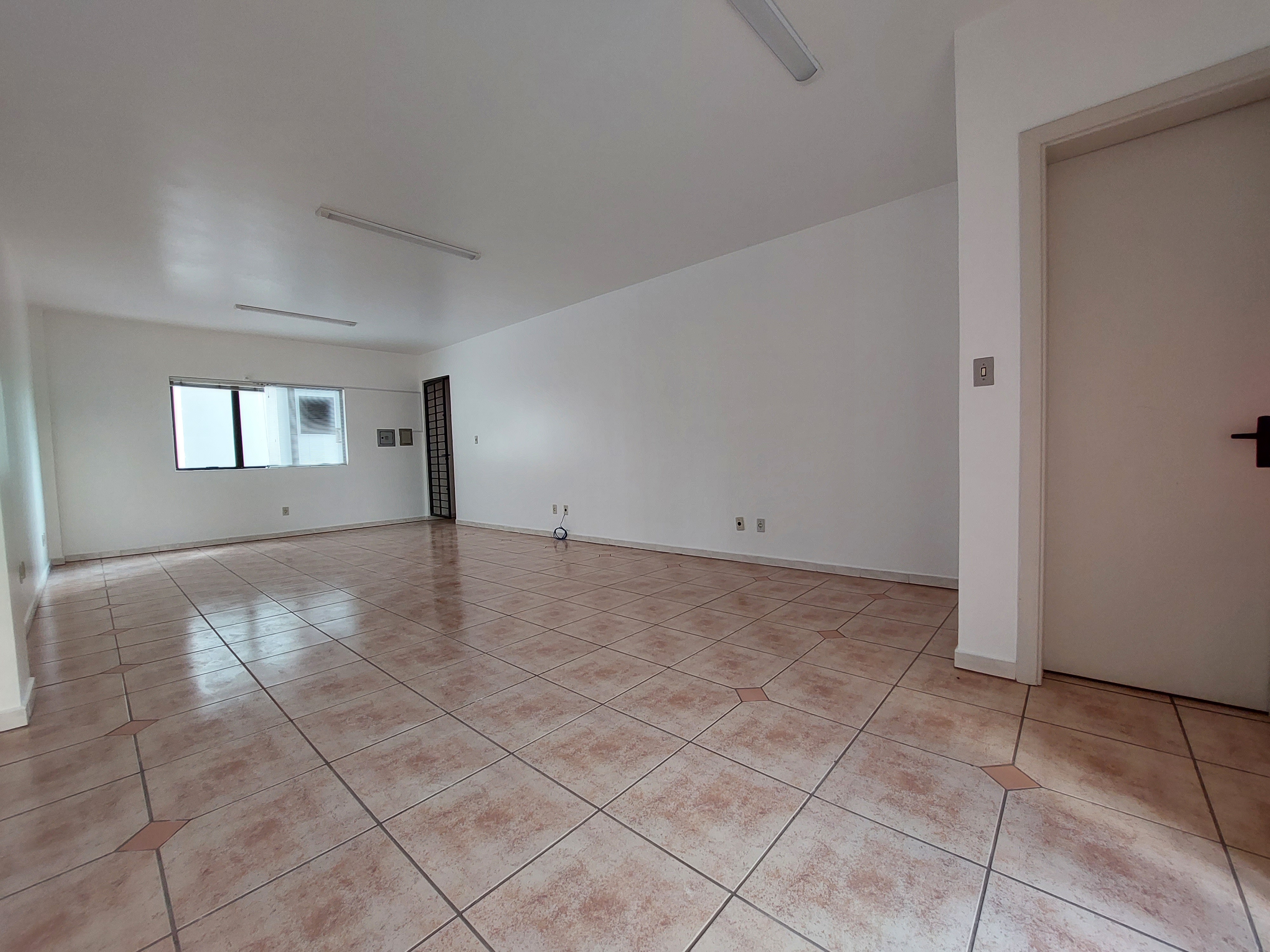 Sala Comercial para alugar no Centro em Chapecó | Mobg
