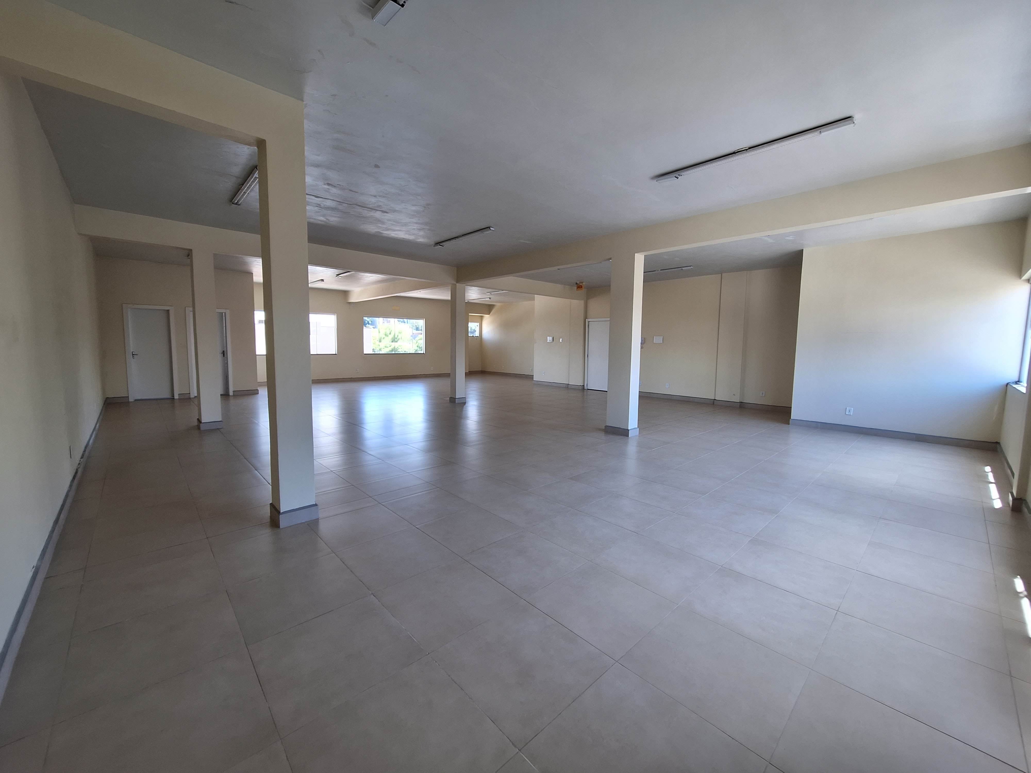 Sala Comercial para Alugar no Centro de Chapecó - 213m²