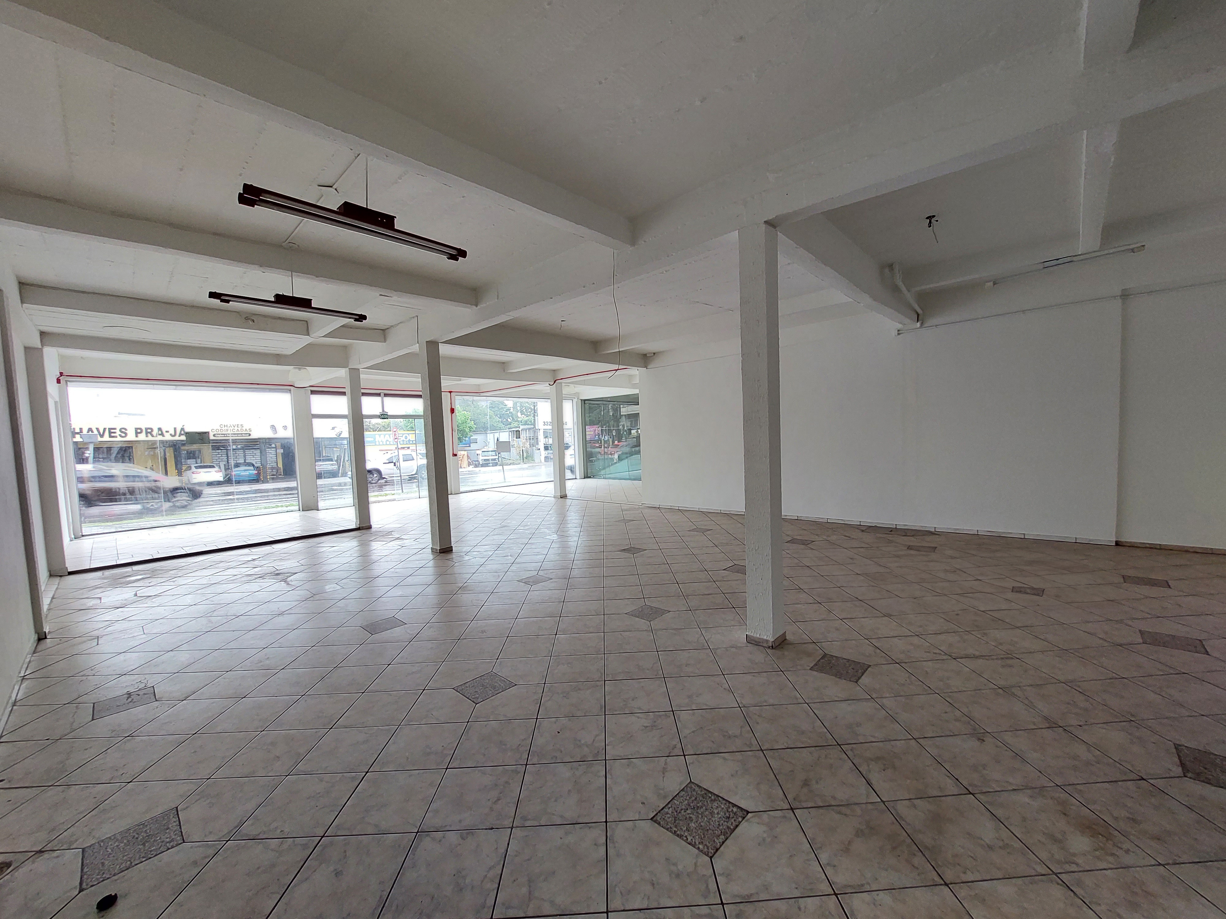 Sala Comercial para Alugar em São Cristóvão, Chapecó - 264m²
