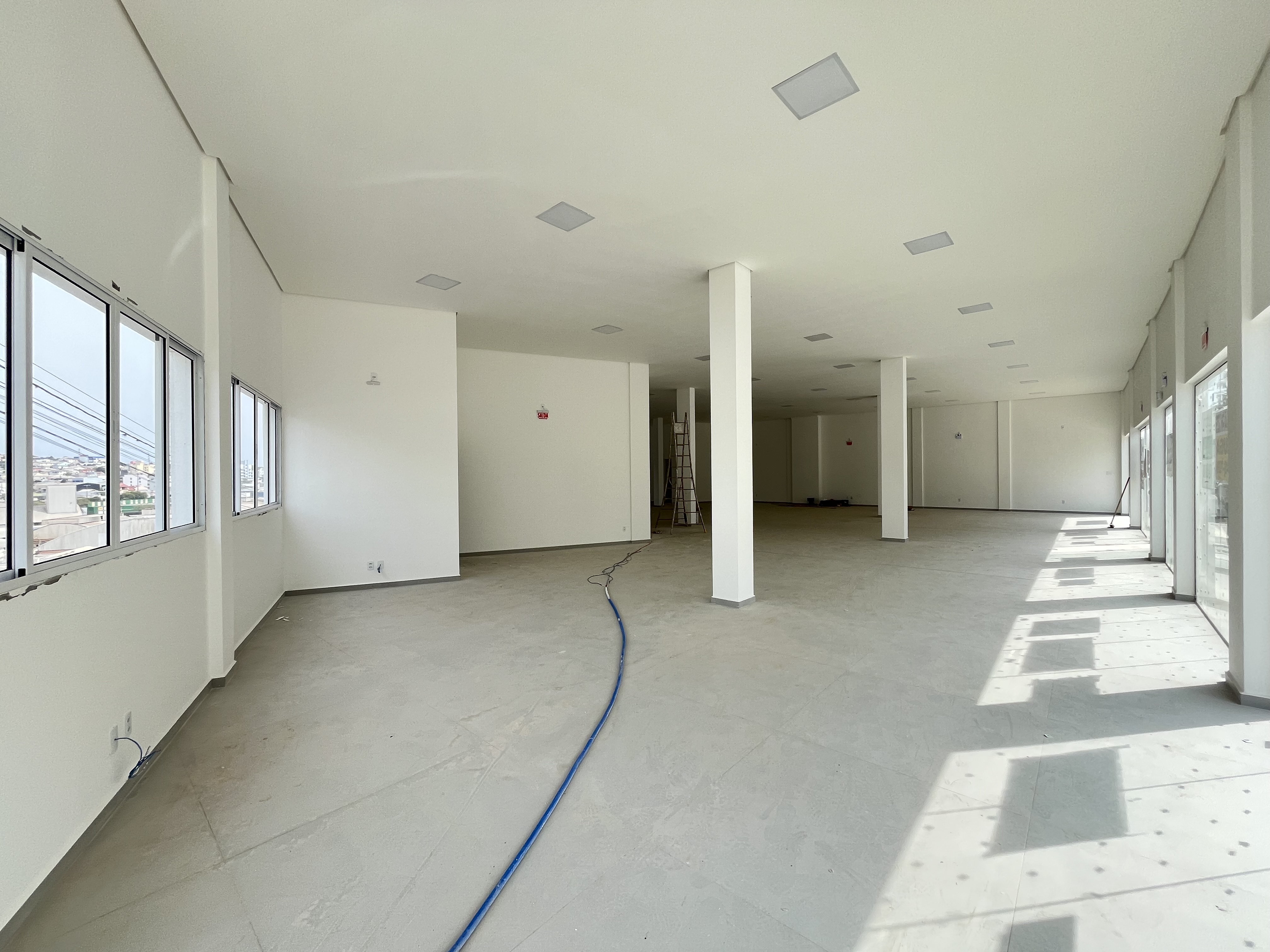Sala Comercial para Alugar em Passo dos Fortes, Chapecó - 39