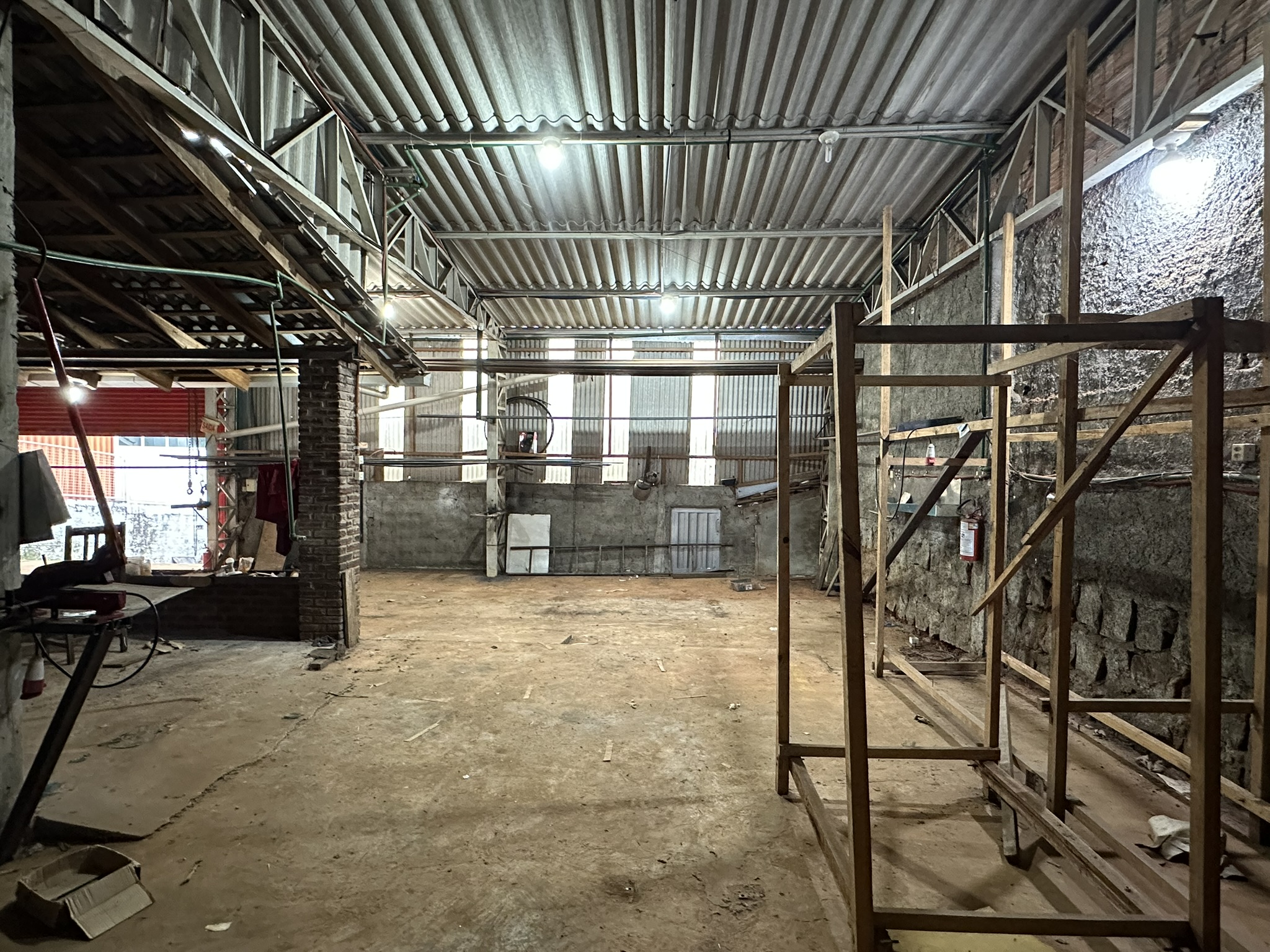 Barracão para Alugar - Pioneiro, Pinhalzinho - 110m²