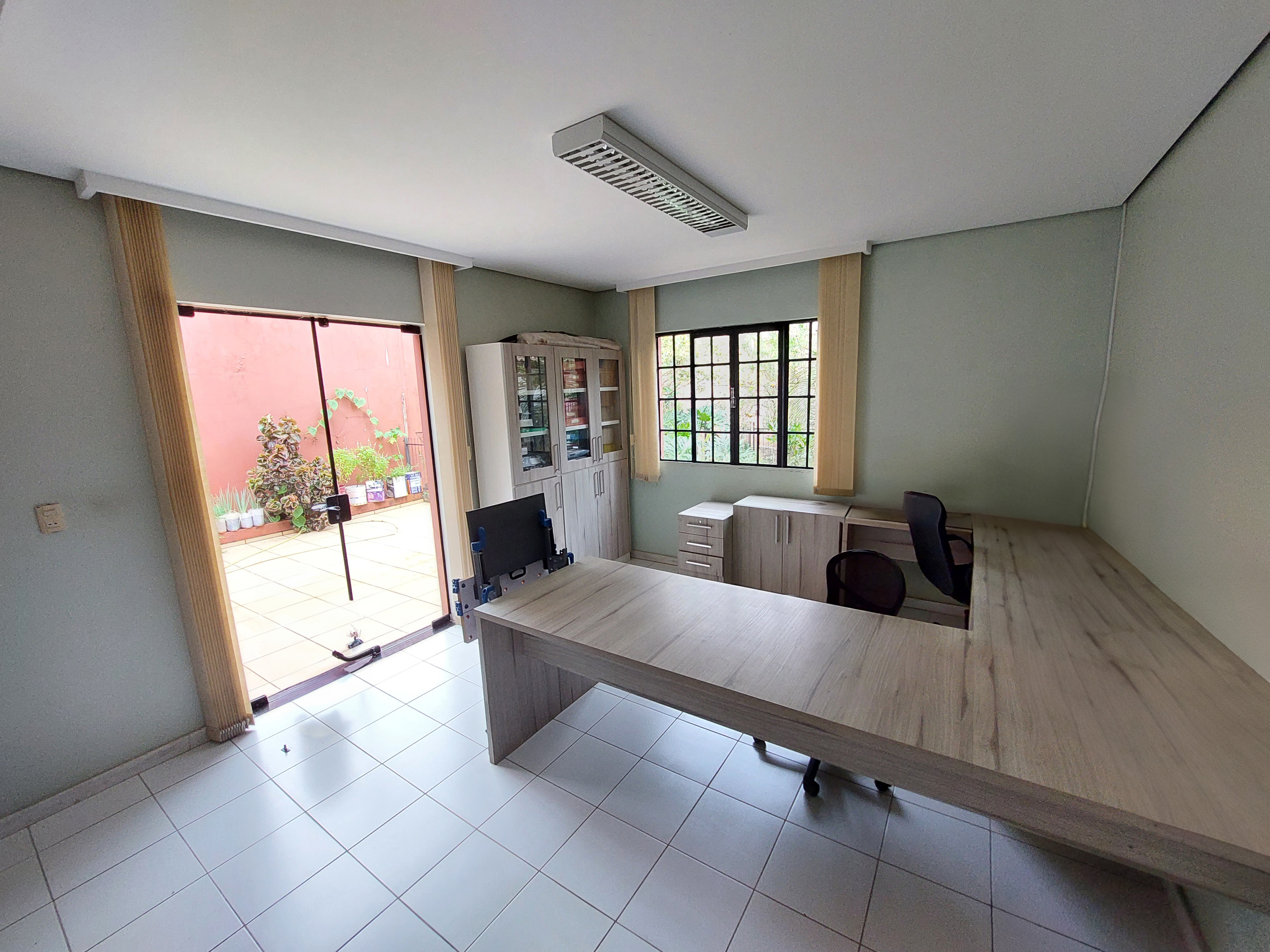 Casa Comercial 1 suíte para alugar no Maria Goretti | Mobg