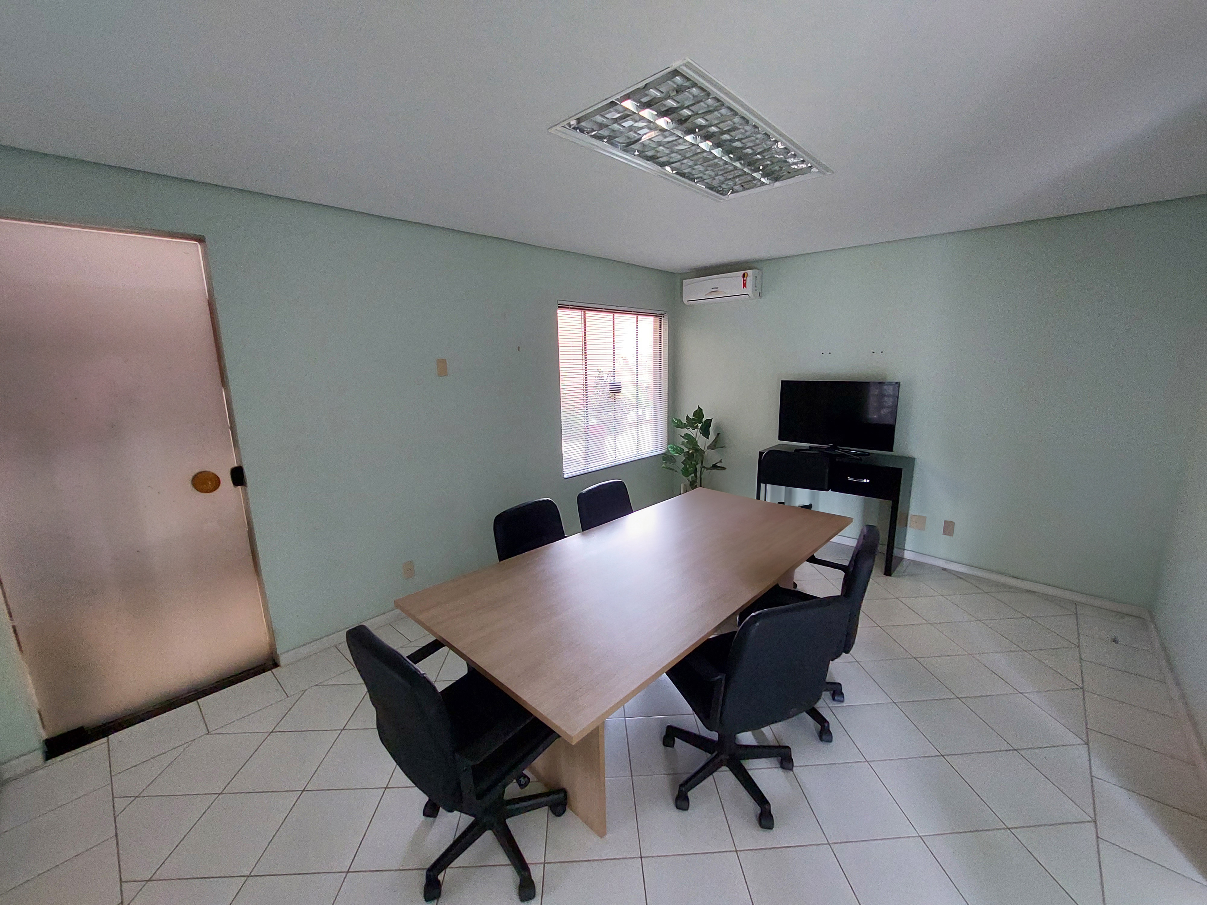 Casa Comercial 1 suíte para alugar no Maria Goretti | Mobg