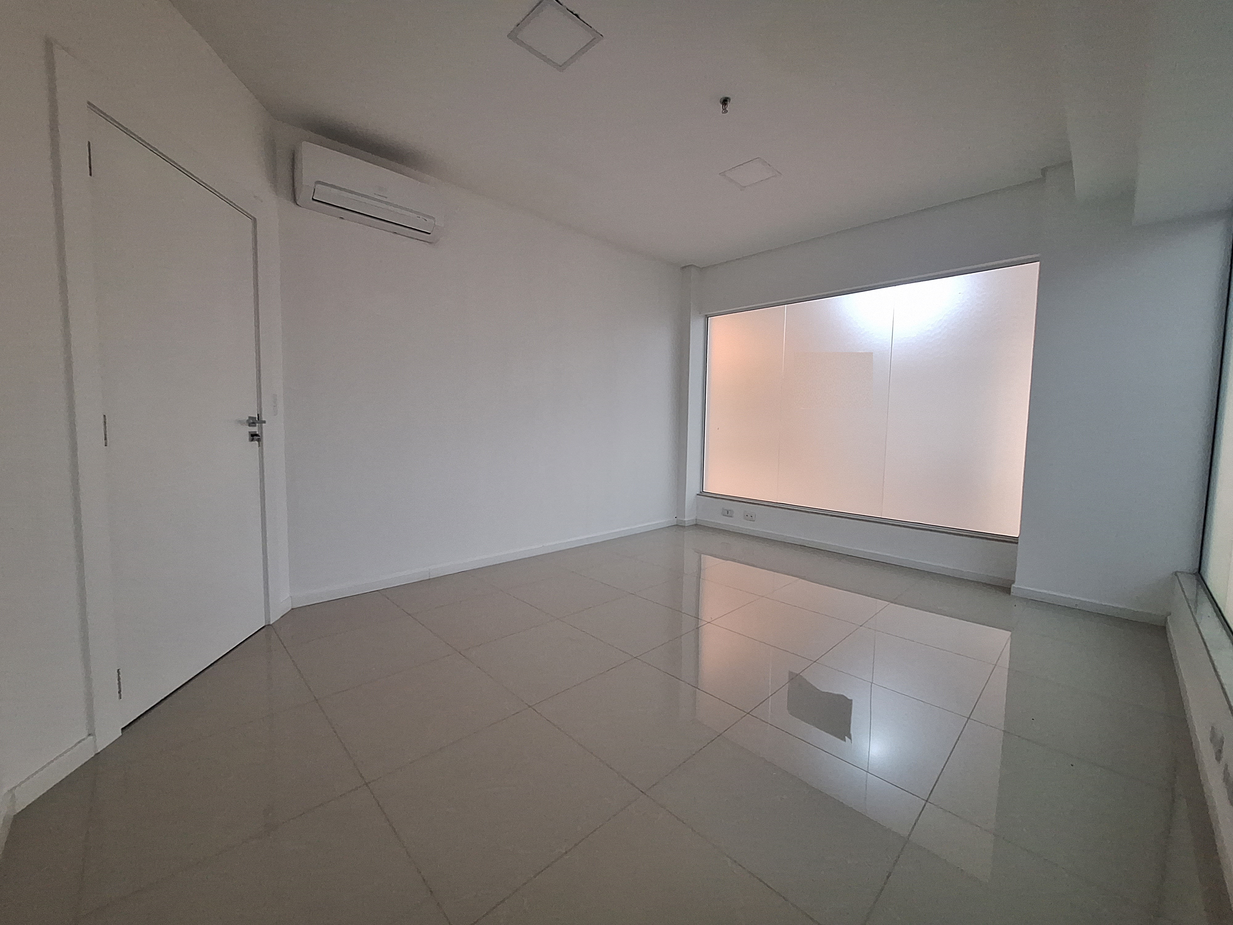 Sala Comercial para Alugar - Centro, Chapecó - 75m²
