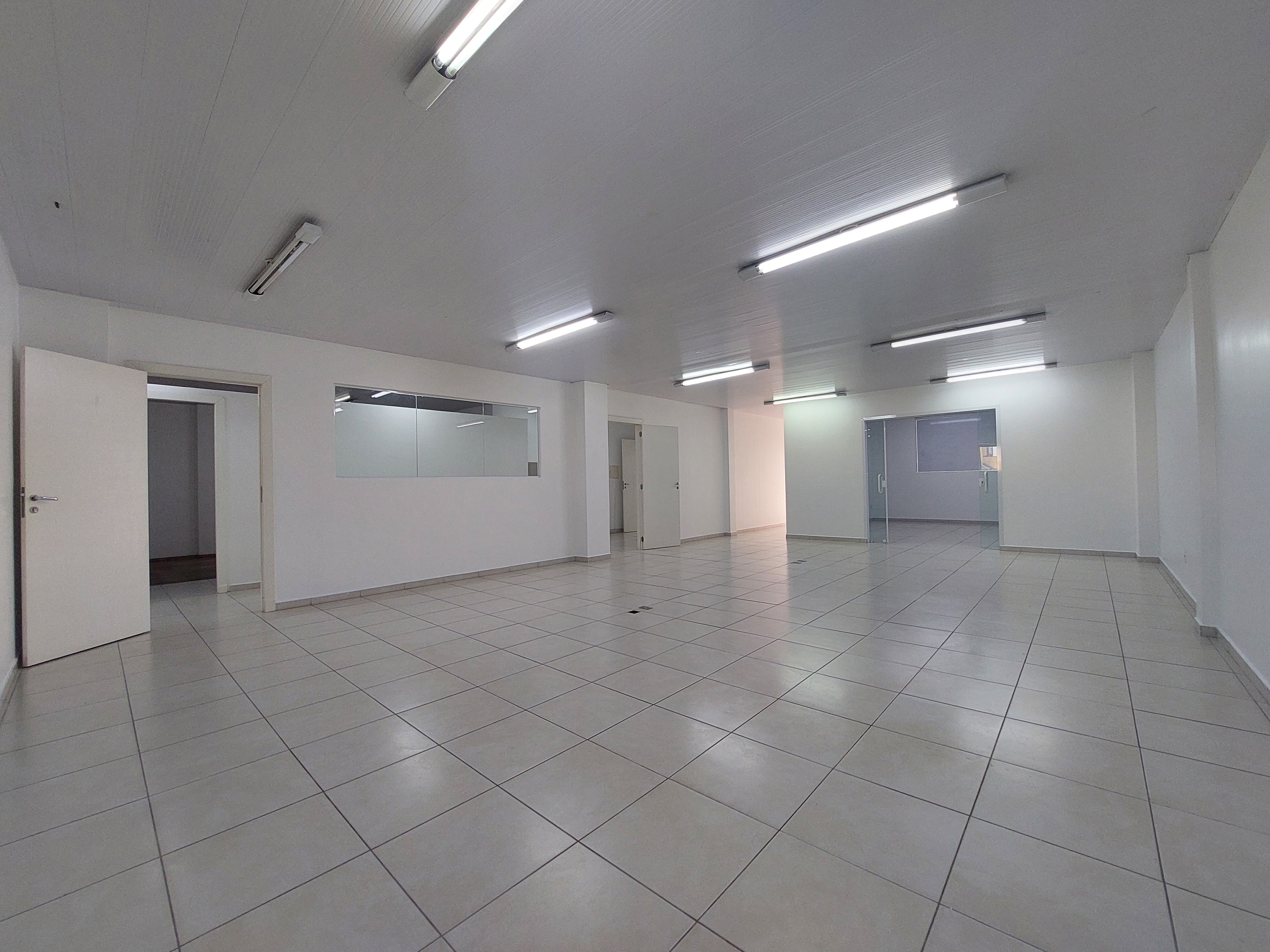Sala Comercial para Alugar - Centro, Chapecó | [200m²]