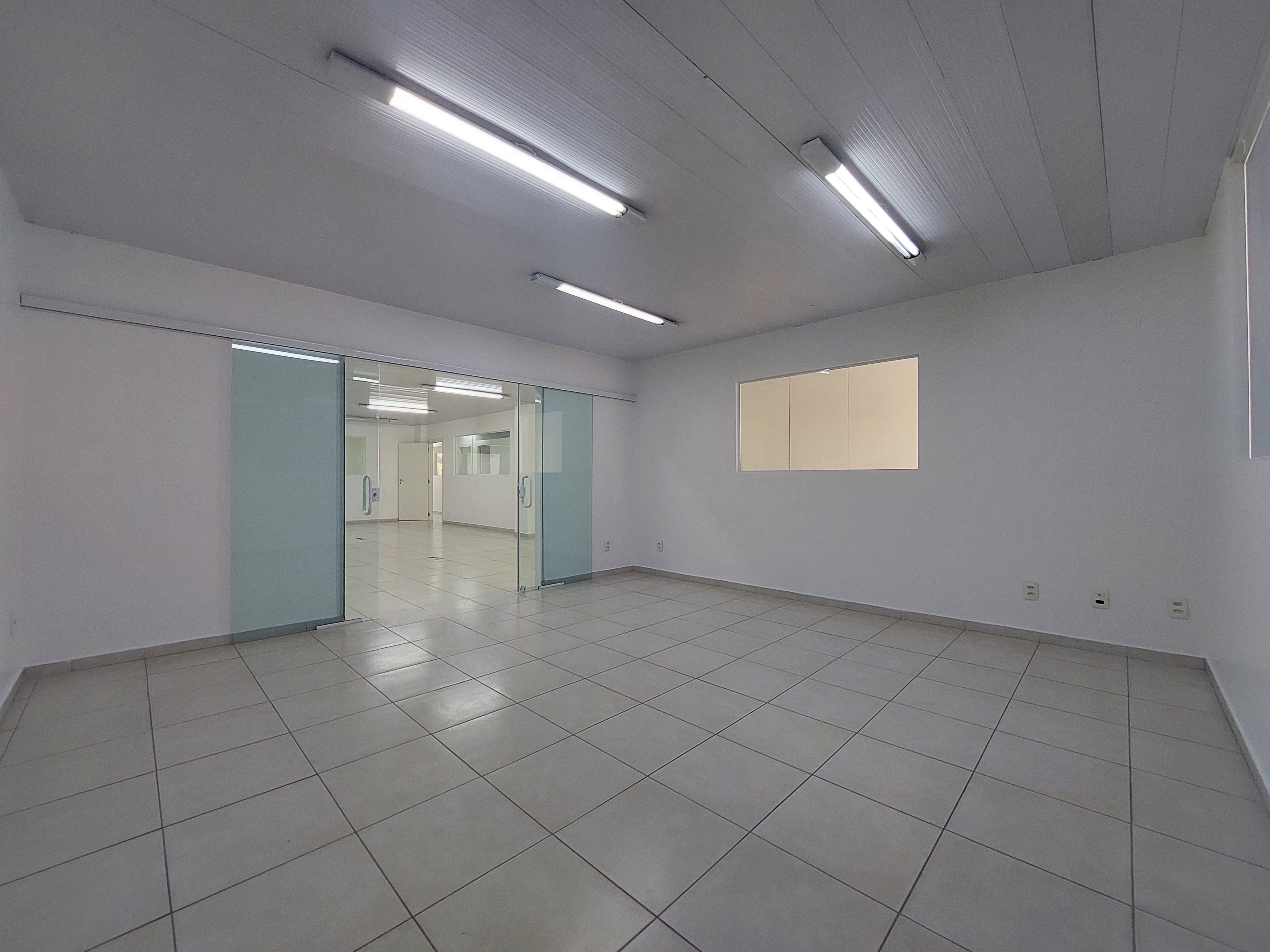 Sala Comercial para Alugar - Centro, Chapecó | [200m²]