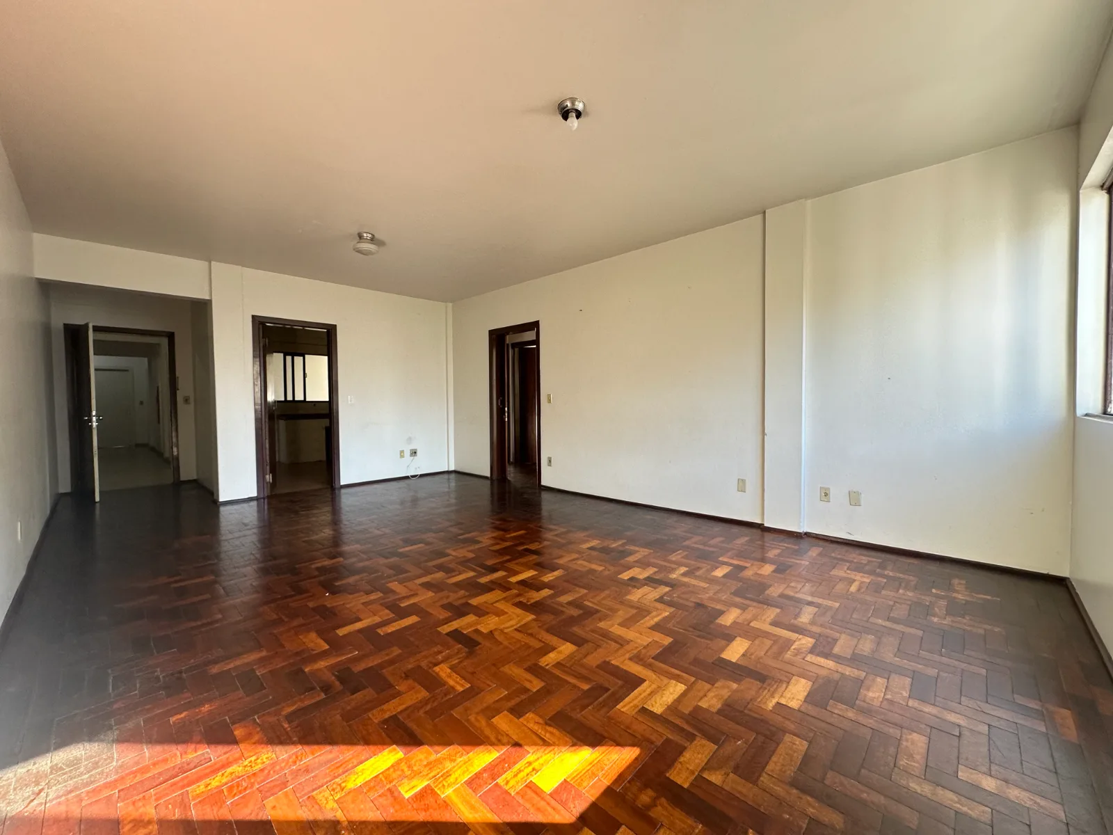 Apartamento 1 suíte para alugar no Centro em Chapecó | Mobg