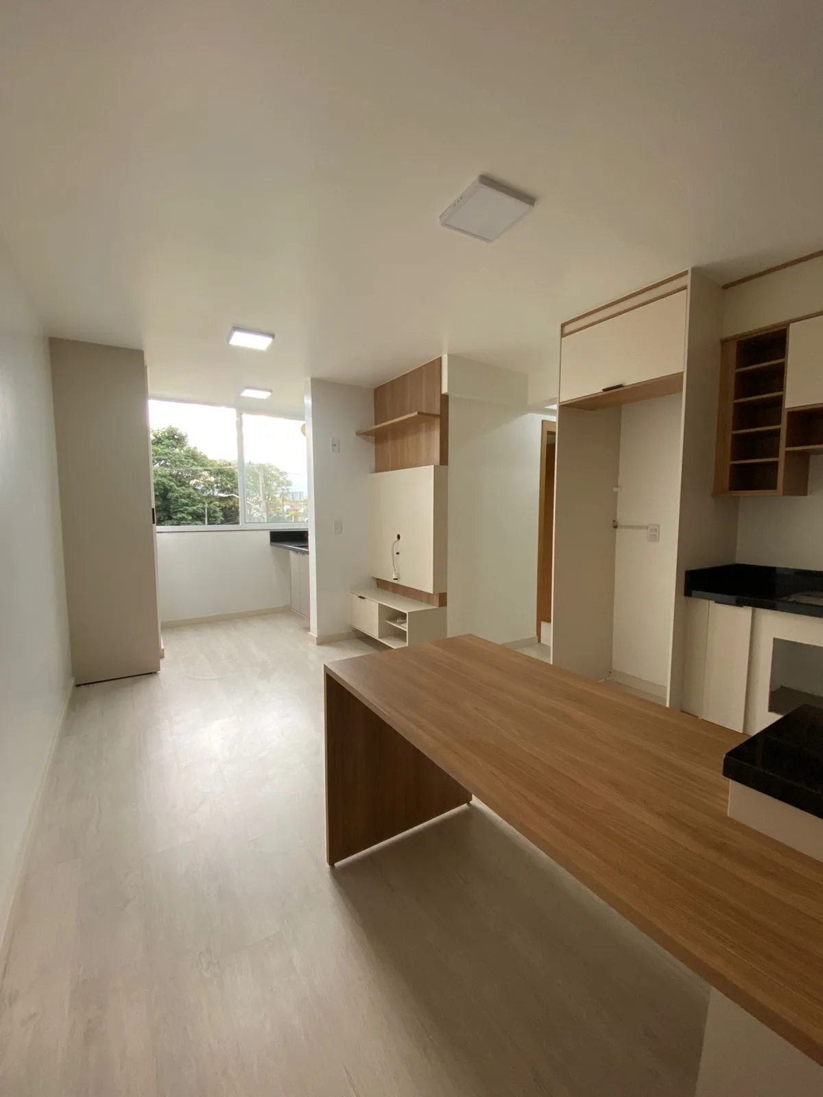 Apartamento com com mobília planejada