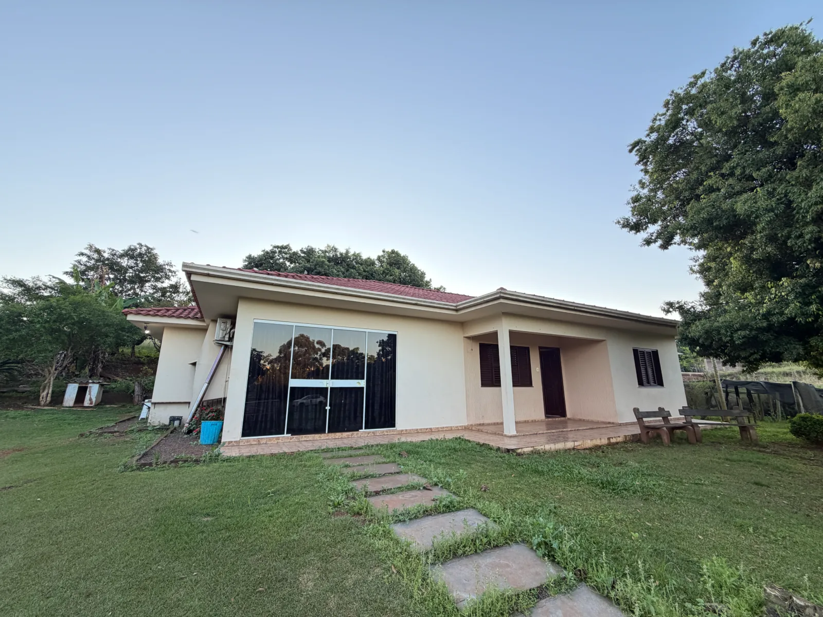 Casa 1 suíte para alugar no Pioneiro em Pinhalzinho | Mobg